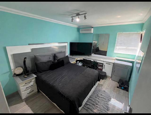 3 BEDROOM APARTMENT FOR SALE IN ESSENWOOD